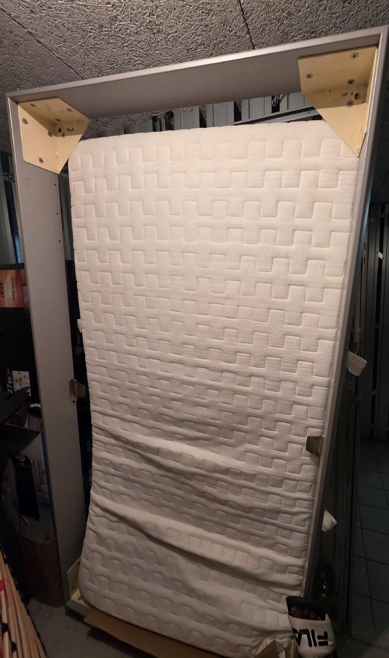 Letti: complete Bed with frame 100 × 200cm – Usato da Sierre venduto da abe_fl68 1