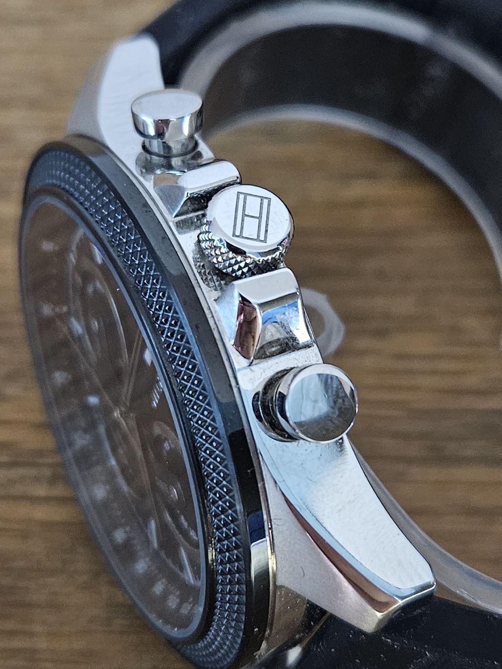 Tommy Hilfiger Orologi: Tommy Hilfiger Herrenuhr 46mm mit Box  – Usato da Flamatt venduto da pie_f9zm 3