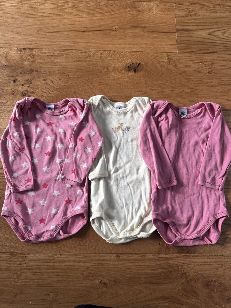 Petit Bateau Lotti & Set di vestiti: Petit Bateau Body Set, Grösse 12M/74 – Usato da Urswil venduto da LMT89