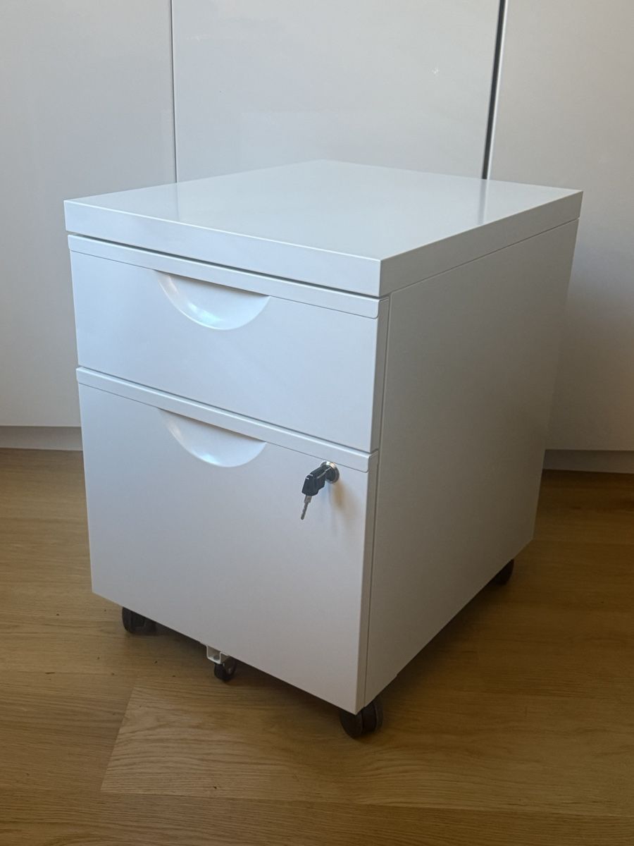 Ikea Banconi: Ikea Büro Rollcontainer mit 3 Schubladen und Schloss – Usato da Küsnacht ZH venduto da kar_f6zj