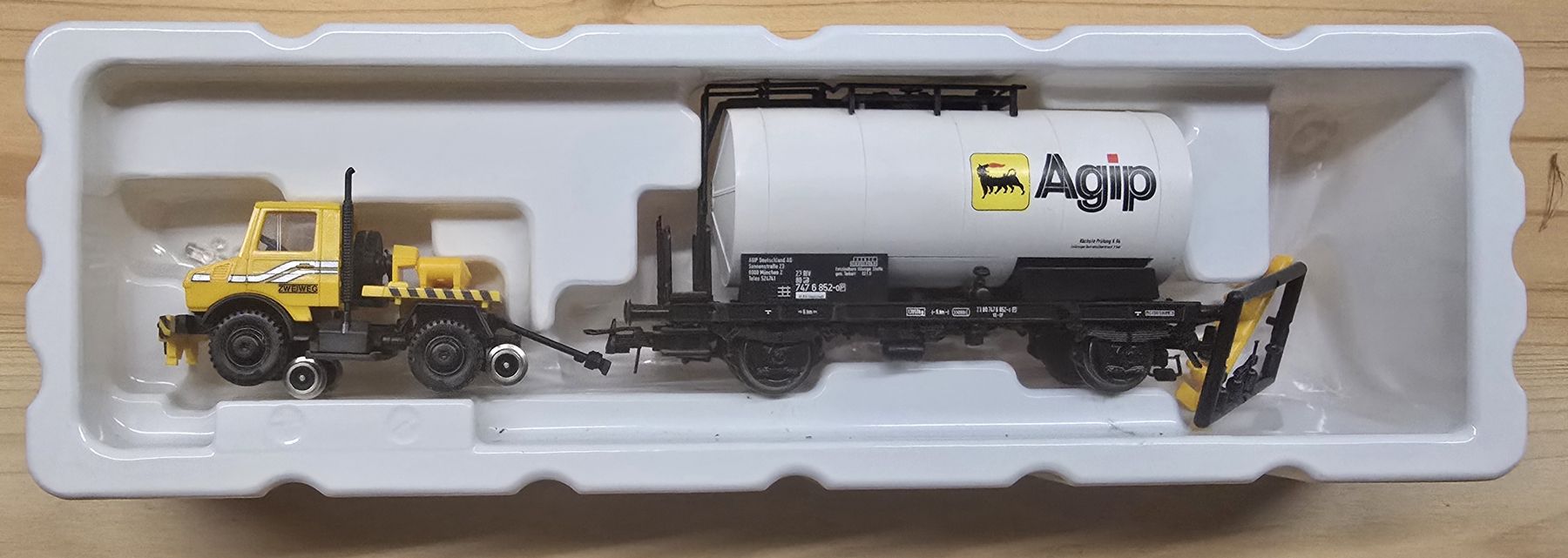Roco Modellini di ferrovie: wagon avec Unimog – Usato da la cibourg venduto da t-m-a
