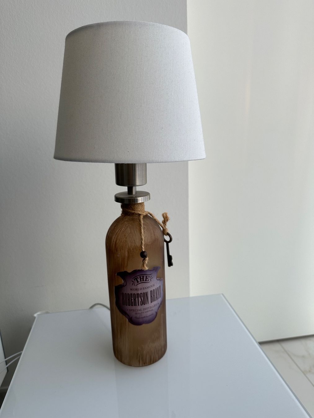 Lampade: Tischlampe Nachttischlampe Flasche – Usato da Allschwil venduto da Sinea