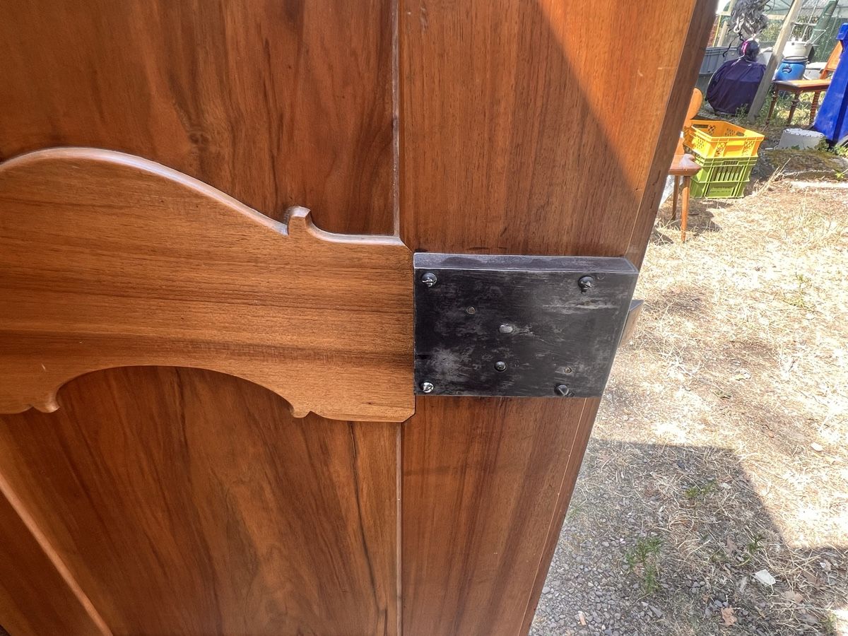 Armoires: Antiker Schrank (306) – D'occasion à Glattfelden par maa_qcj8 8