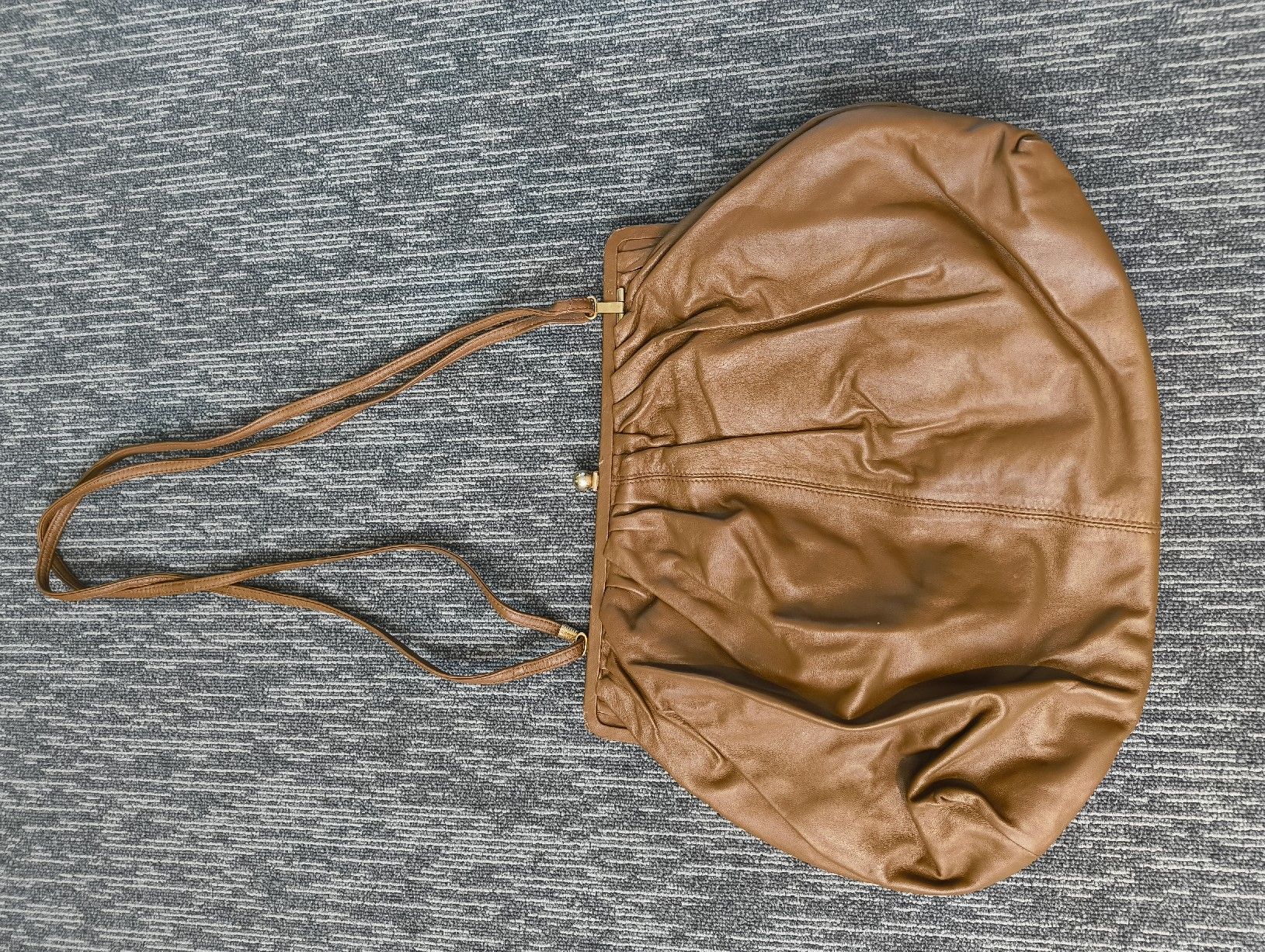 Borse da donna: Braune Vintage Handtasche – Usato da Starrkirch-Wil venduto da mar_2rqn
