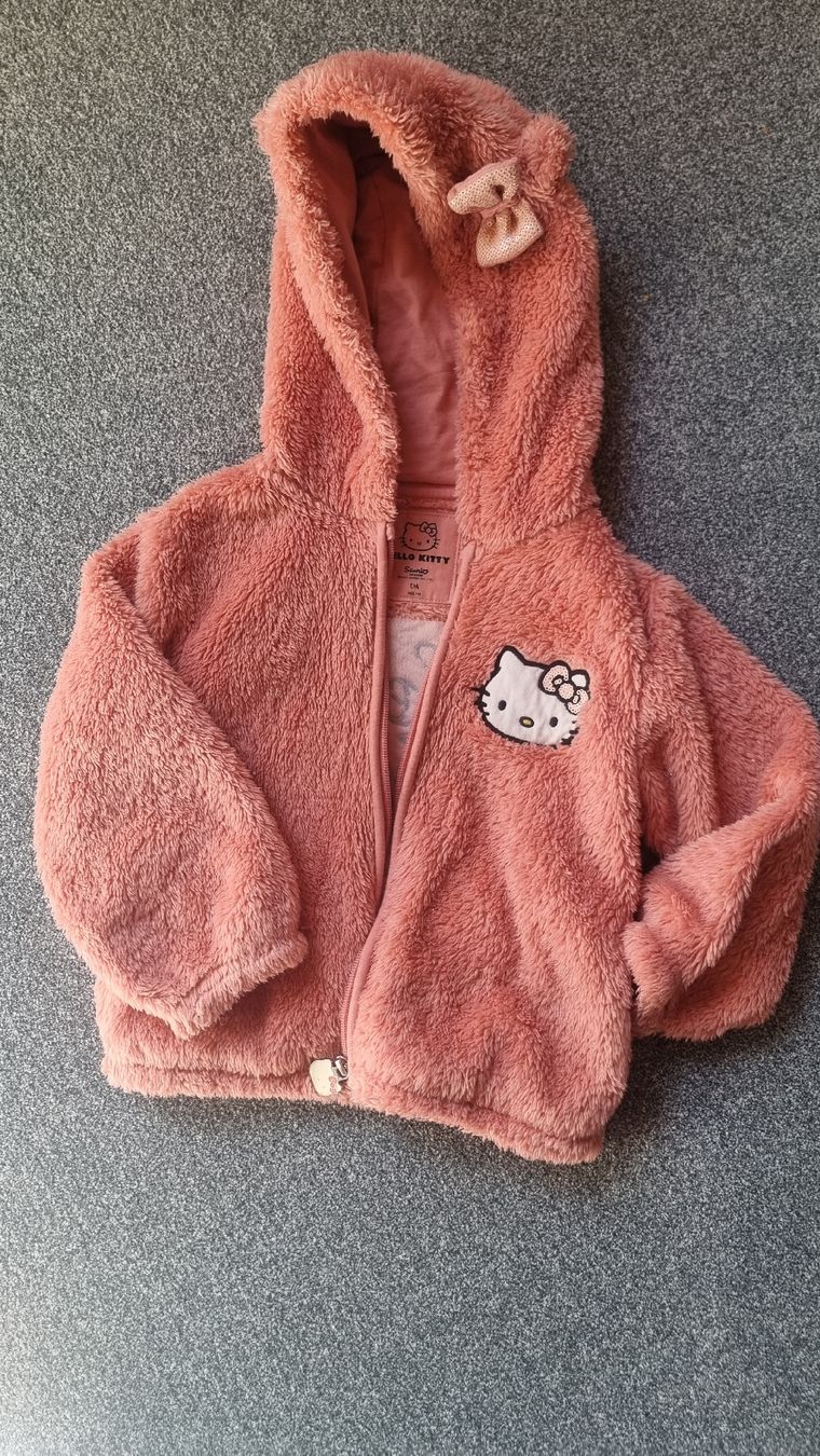 C&A Altro abbigliamento per bambina: Jaquette Hello kitty 116 – Usato da Les Breuleux venduto da Mily1991