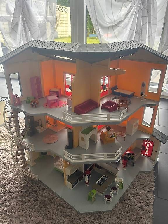 Playmobil Giocattoli: Playmobil grosses Wohnhaus – Usato da Biberist venduto da ker_7jjf
