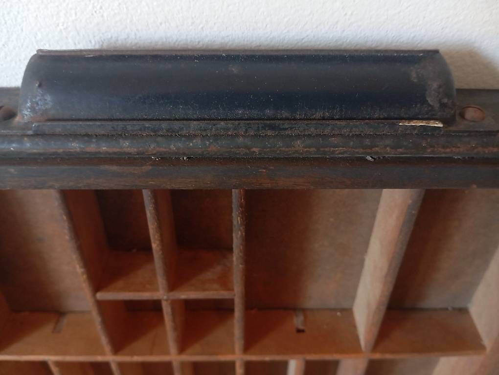 Étagères: Original Setzkasten Schublade – D'occasion à Basel par Petergunn