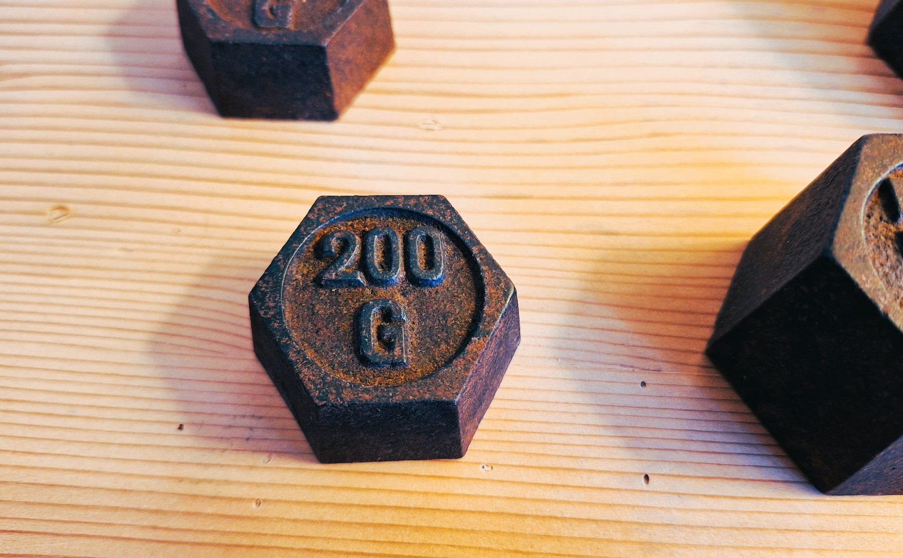 Bilance e pesi: Gewichtsstein 200 Gramm, antik, ab 1.- – Usato da Winterthur venduto da chvch 1