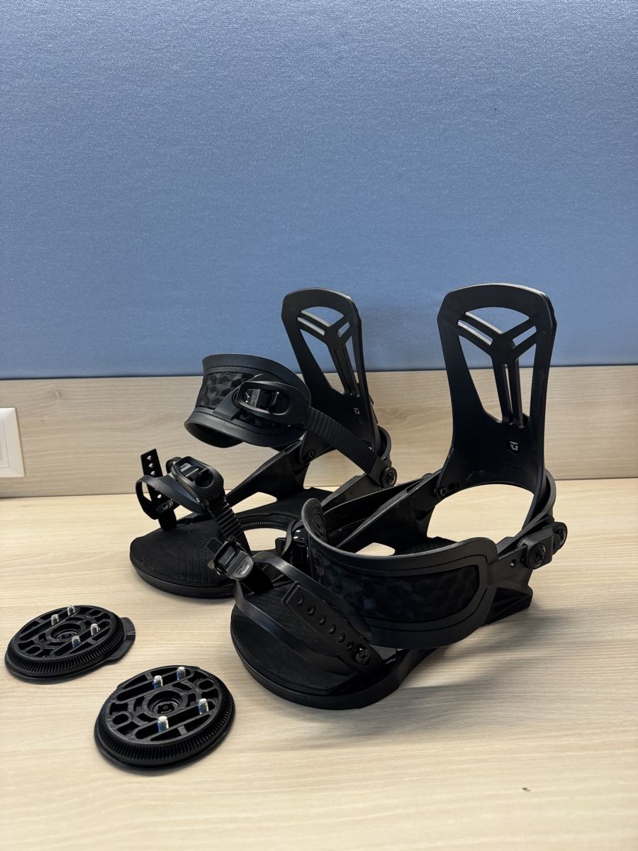 Macchine rilegatrici: Union snowboard bindings - great condition  – Nuovo (secondo la descrizione) da Clarens venduto da Ian_calvin