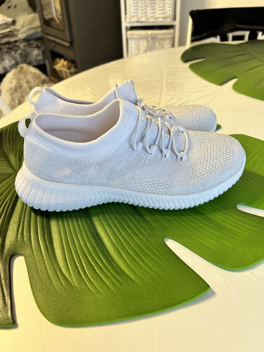 Graceland Scarpe da donna: Baskets Femme Graceland blanches pointure 37 – Nuovo e nell'imballaggio originale da Monthey venduto da meganoe