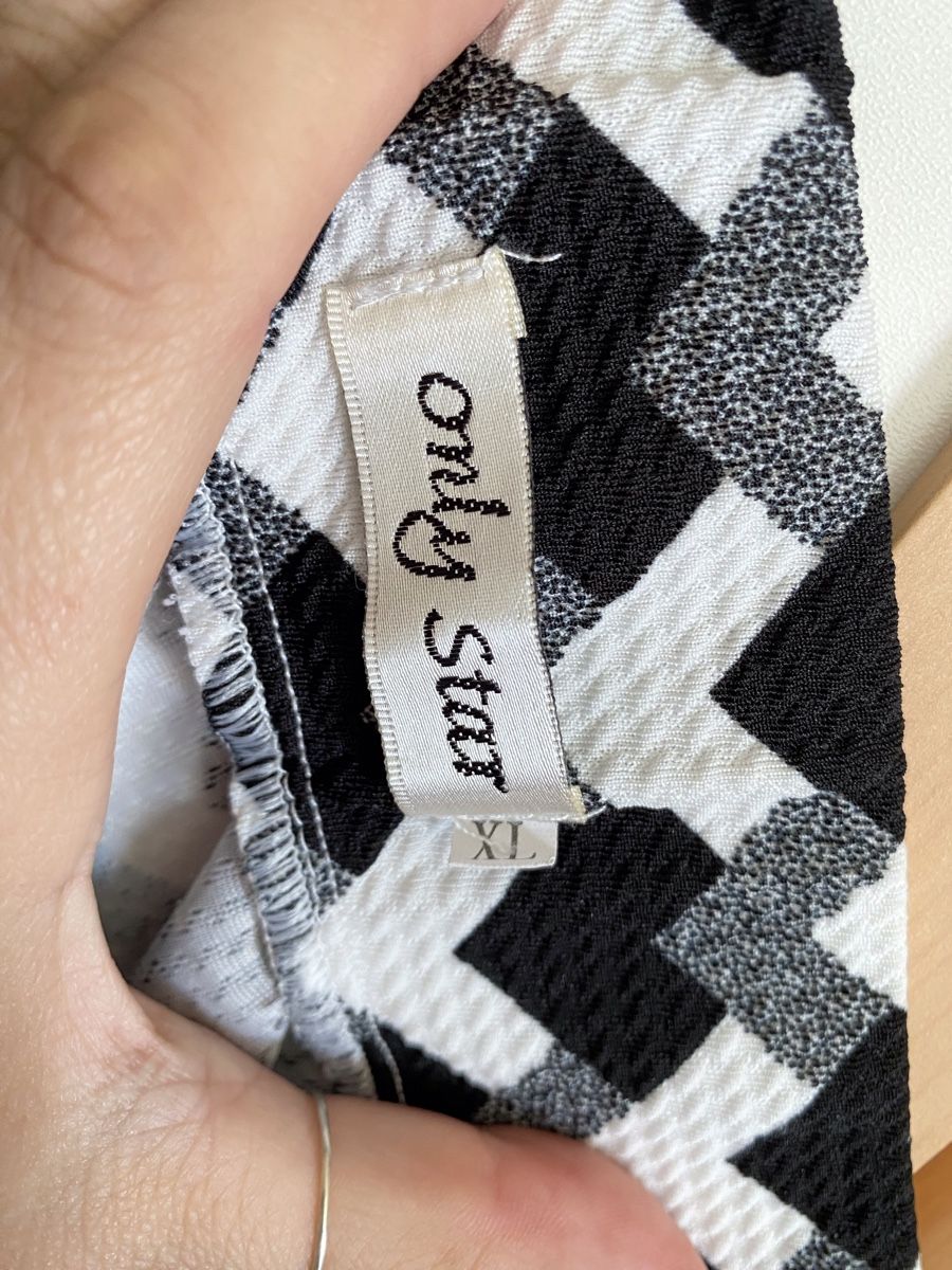 Gonne: Jupe stretch à motifs géométriques – Nuovo (secondo la descrizione) da Le Noirmont venduto da Fanny_ 2