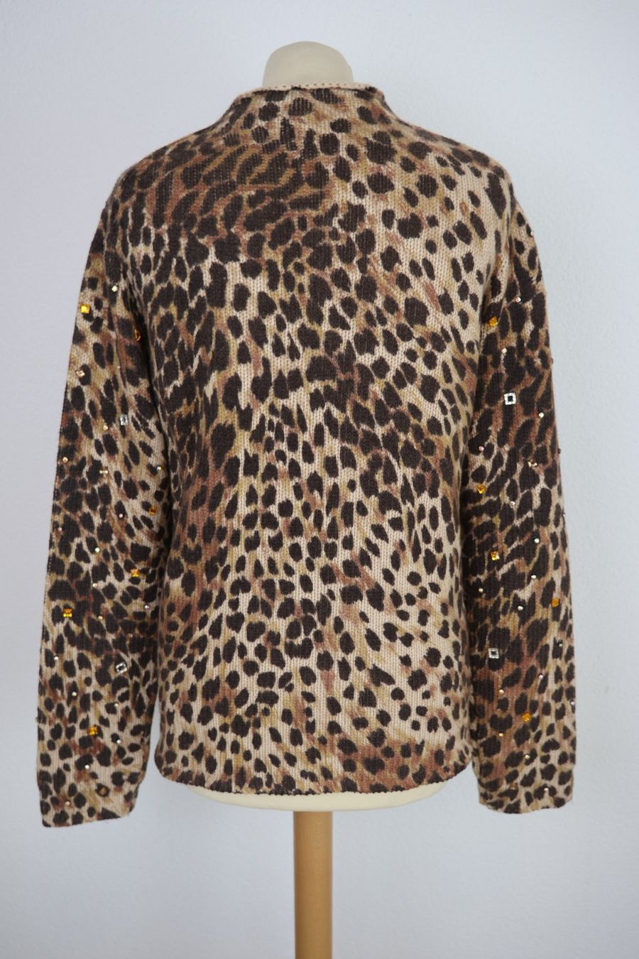 Bogner Maglioni & Felpe: Bogner Leoparden Muster Pullover mit funkelnde Zier-Steine – Usato da Emmenbrücke venduto da luzern178 5