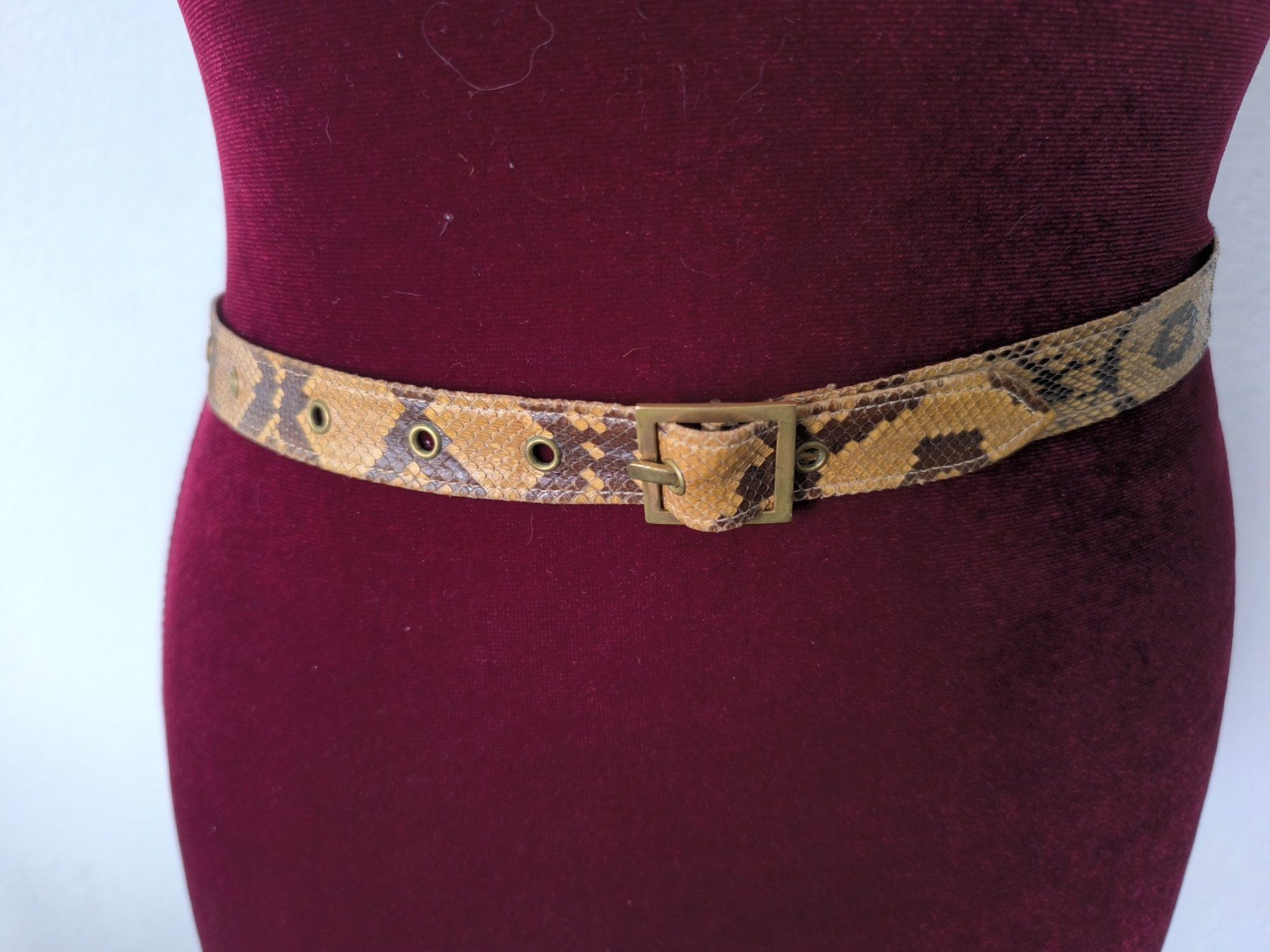Sacs femmes: Gürteltasche mit Schlangenleder-Prägung – D'occasion à Rüti ZH par Restwert_Rueti_ZH 1