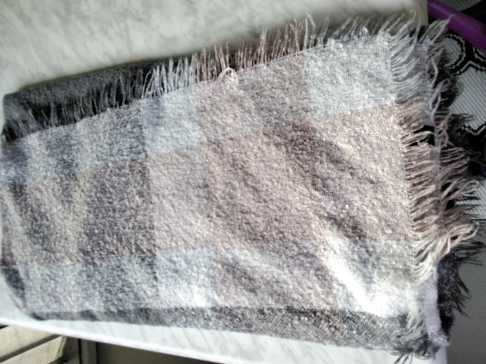 Foulard & Sciarpe: SCHAL GRAU ROSA – Usato da Biel/Bienne venduto da dasi3 4