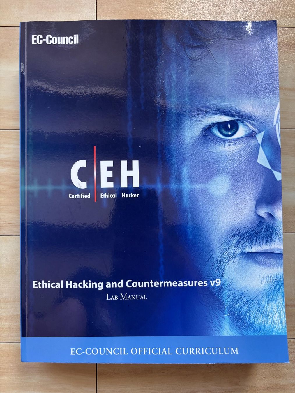 Bücher: CEH Ethical Hacking v9 – 4 Fachbücher / Courseware – Gebraucht aus Bassersdorf von Andre_g1