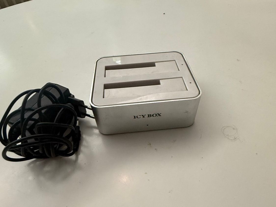 Docking station: Icy Box Dockingstation mit USB-3 Anschluss – D'occasion à Zürich par Ypar