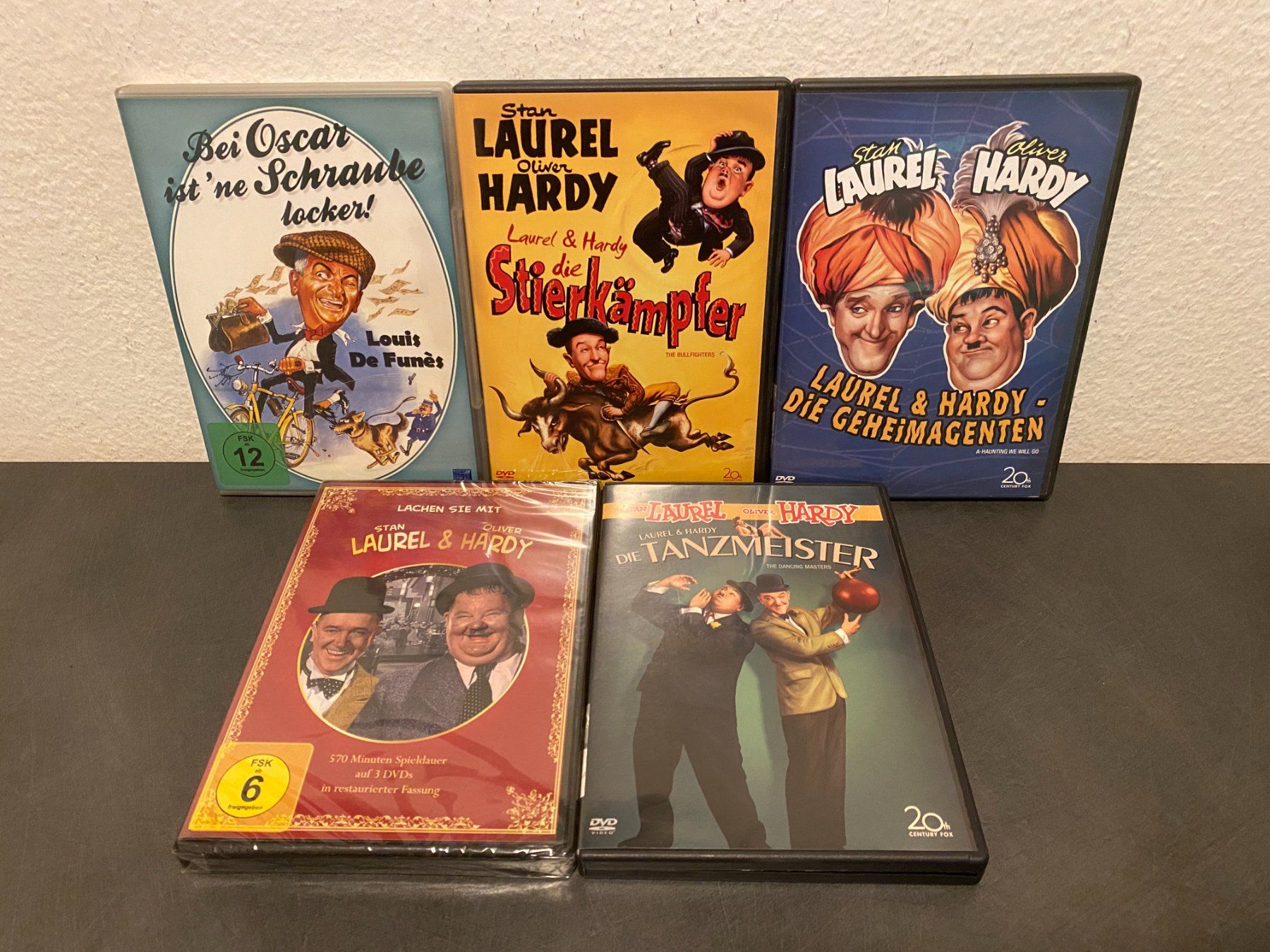Tutti i DVDs: Dick & Doof, Luis de Funes DVDs – Nuovo (secondo la descrizione) da Basel venduto da FatCatPacksTheRatt