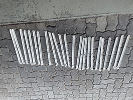 Gebrauchte Rollschubführungen, Teilauszug, weiss