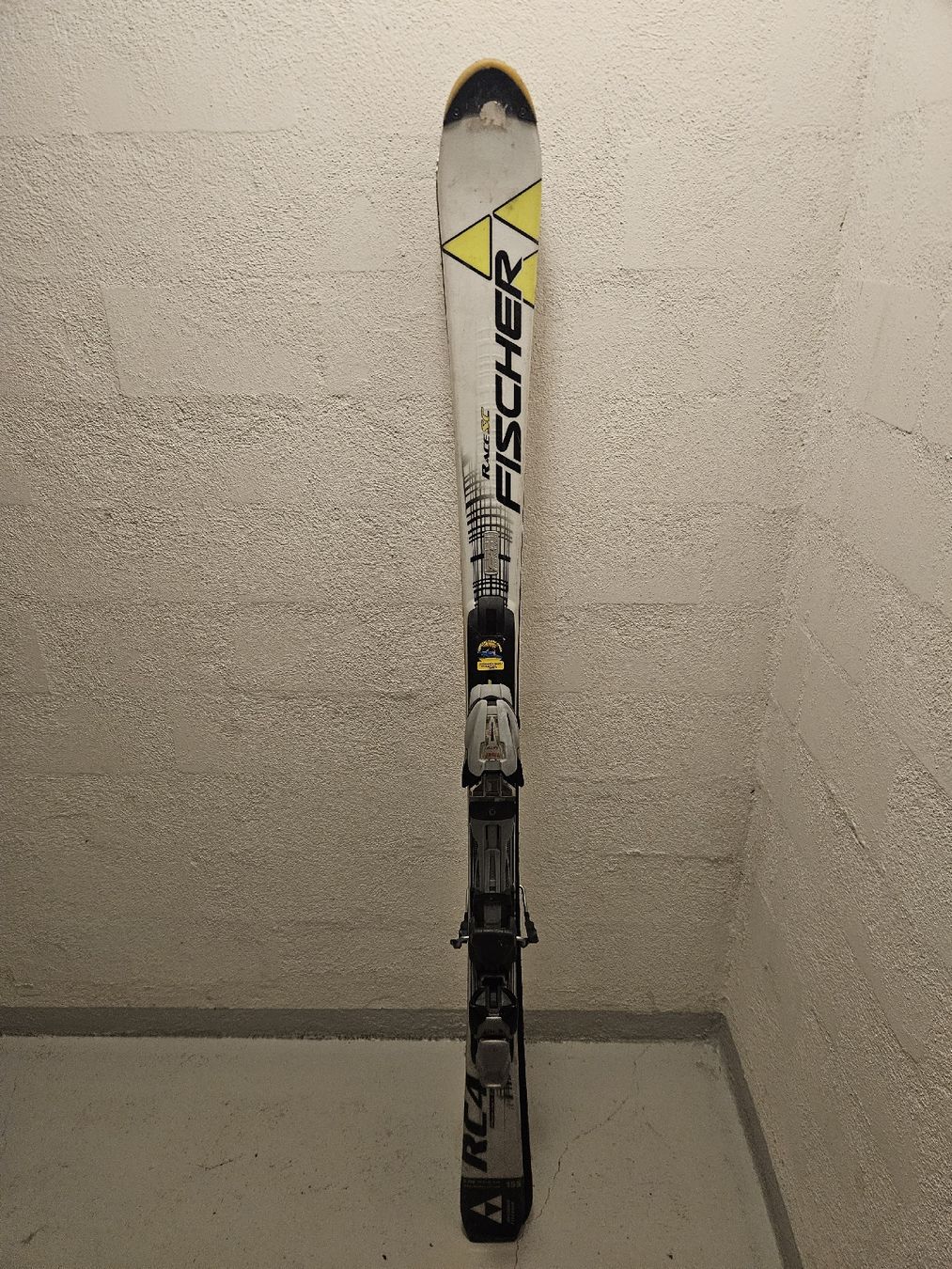 Fischer Sci: Fischer Ski 155 cm inkl. Bindung – gebraucht – Usato da Wetzikon ZH venduto da Fordajm 1