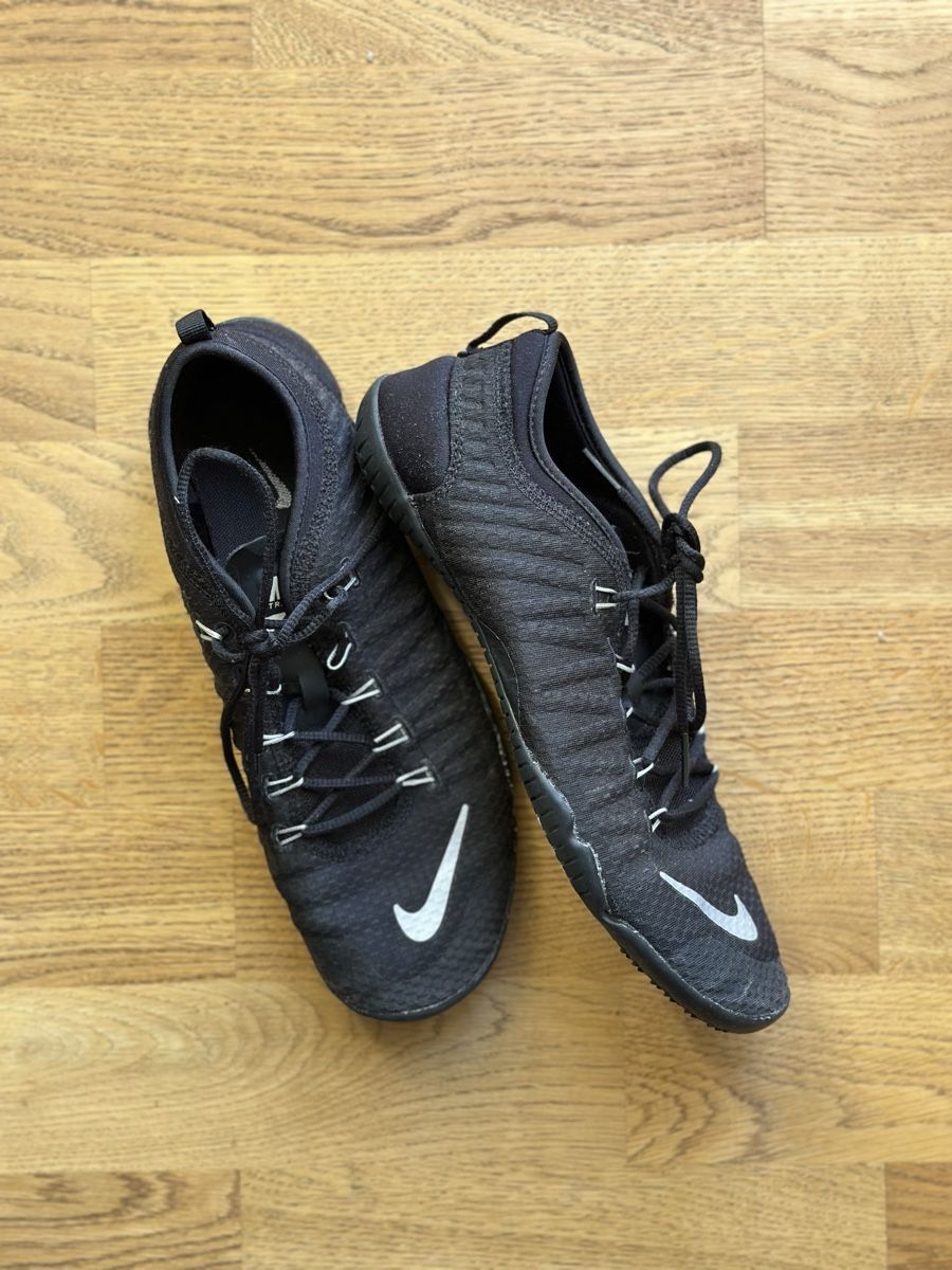 Nike Scarpe da uomo: Nike Barefoot Trainingsschuh,Grösse 41,schwarz – Usato da Basel venduto da FatmaCan52 1