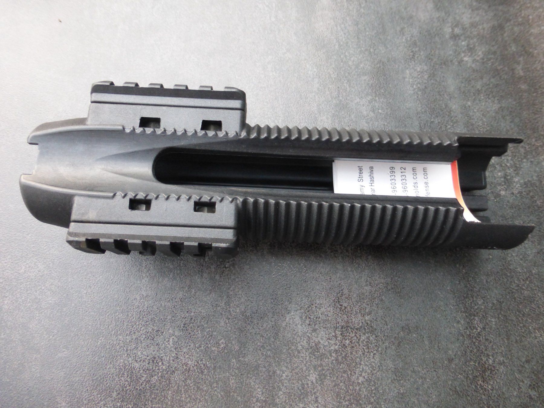 Tutti gli attrezzi: Mossberg Vorderschaft FAB mit 3 rails / NEU – Nuovo (secondo la descrizione) da Rüthi (Rheintal) venduto da Schmidtrubin1 1