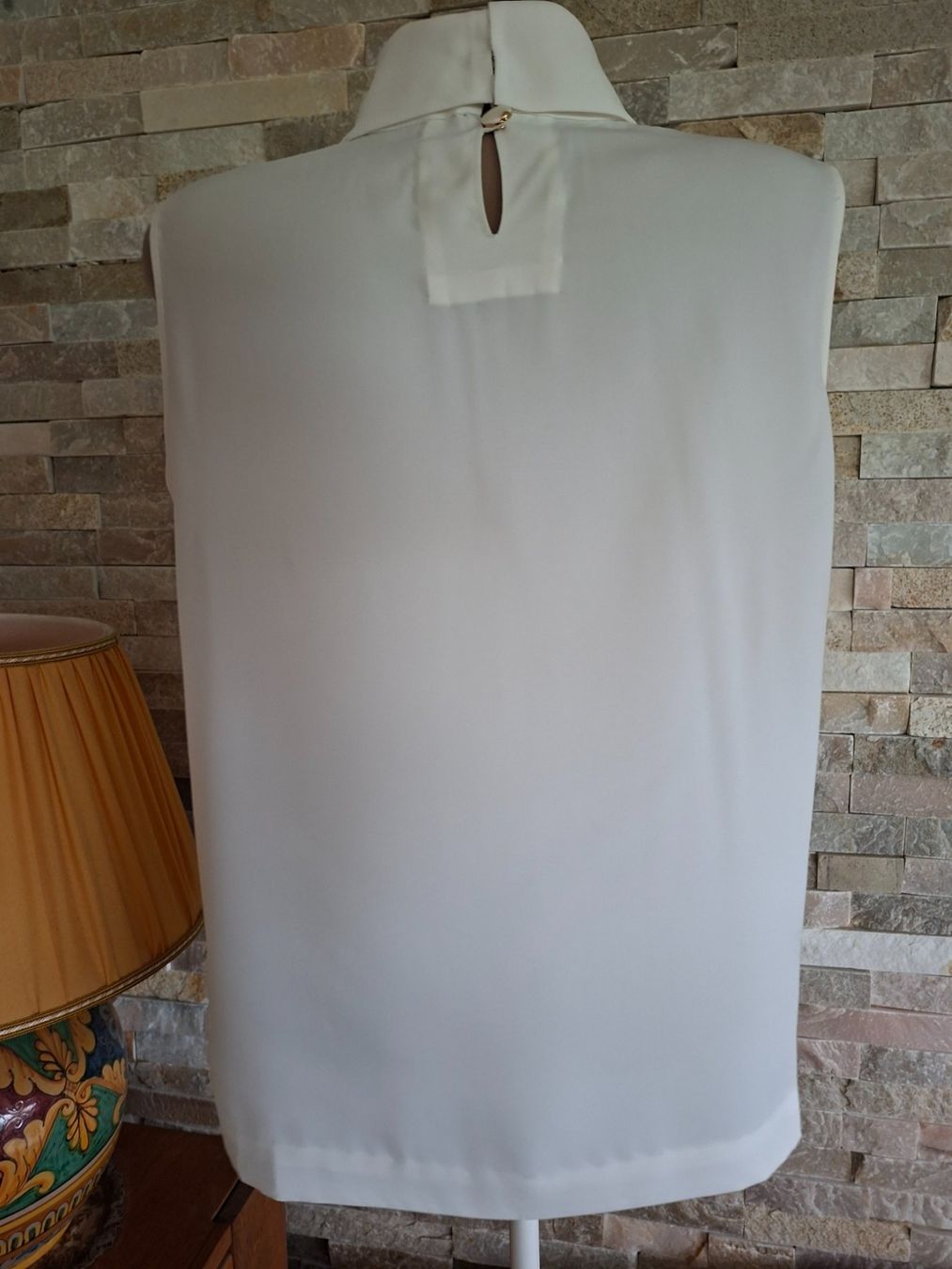 Tops: Haut chic sans manche - Taille M – Gebraucht aus boudry von Let_20 2
