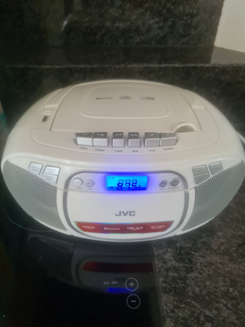 JVC Sistemi audio & multimediali: CD-/KASSETTENREKORDER DEFEKT – Difettoso da Büsingen venduto da marcellobaerli