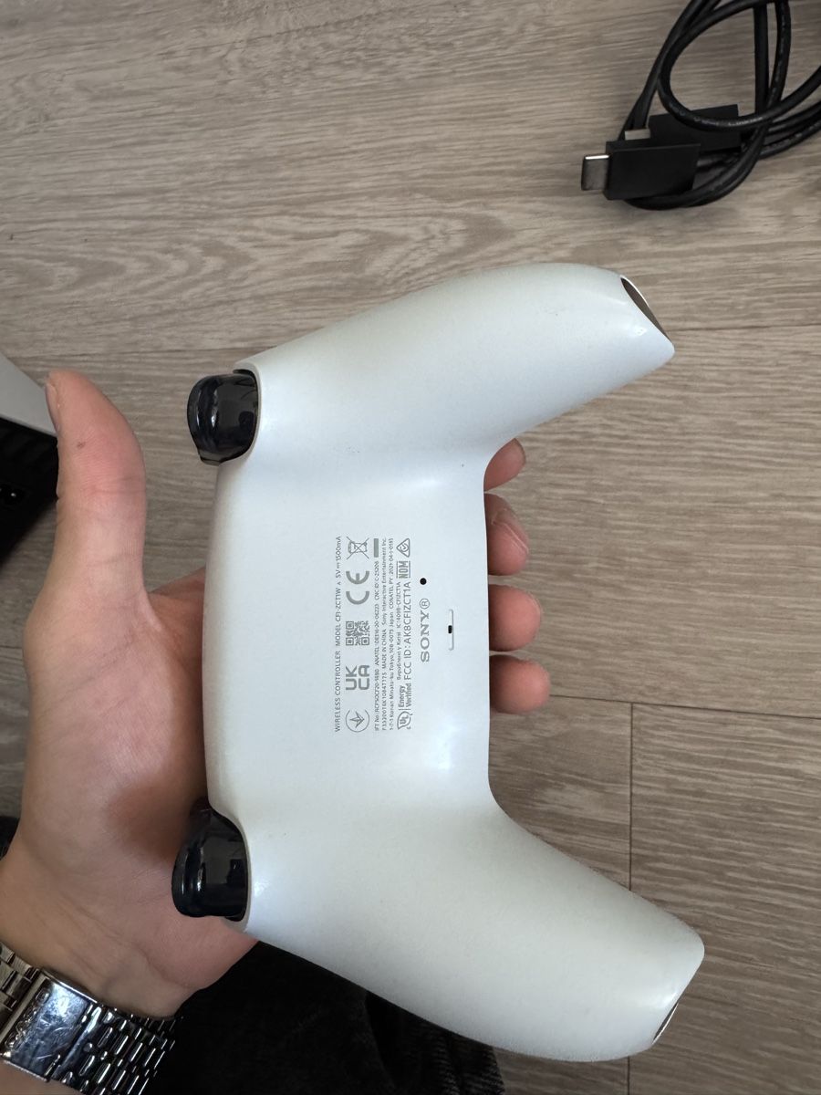 Sony Consoles: Playstation 5 Digital Edition matt + 1 Controller – D'occasion à Münchenbuchsee par Leda53 7