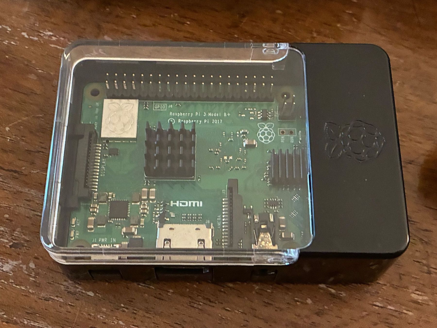 Raspberry Pi PC: Sertronics Raspberry Pi 3 Typ B RetroPie Starterkit (ARMv8) – Usato da Lenzburg venduto da sl3dg3hamm3r 1