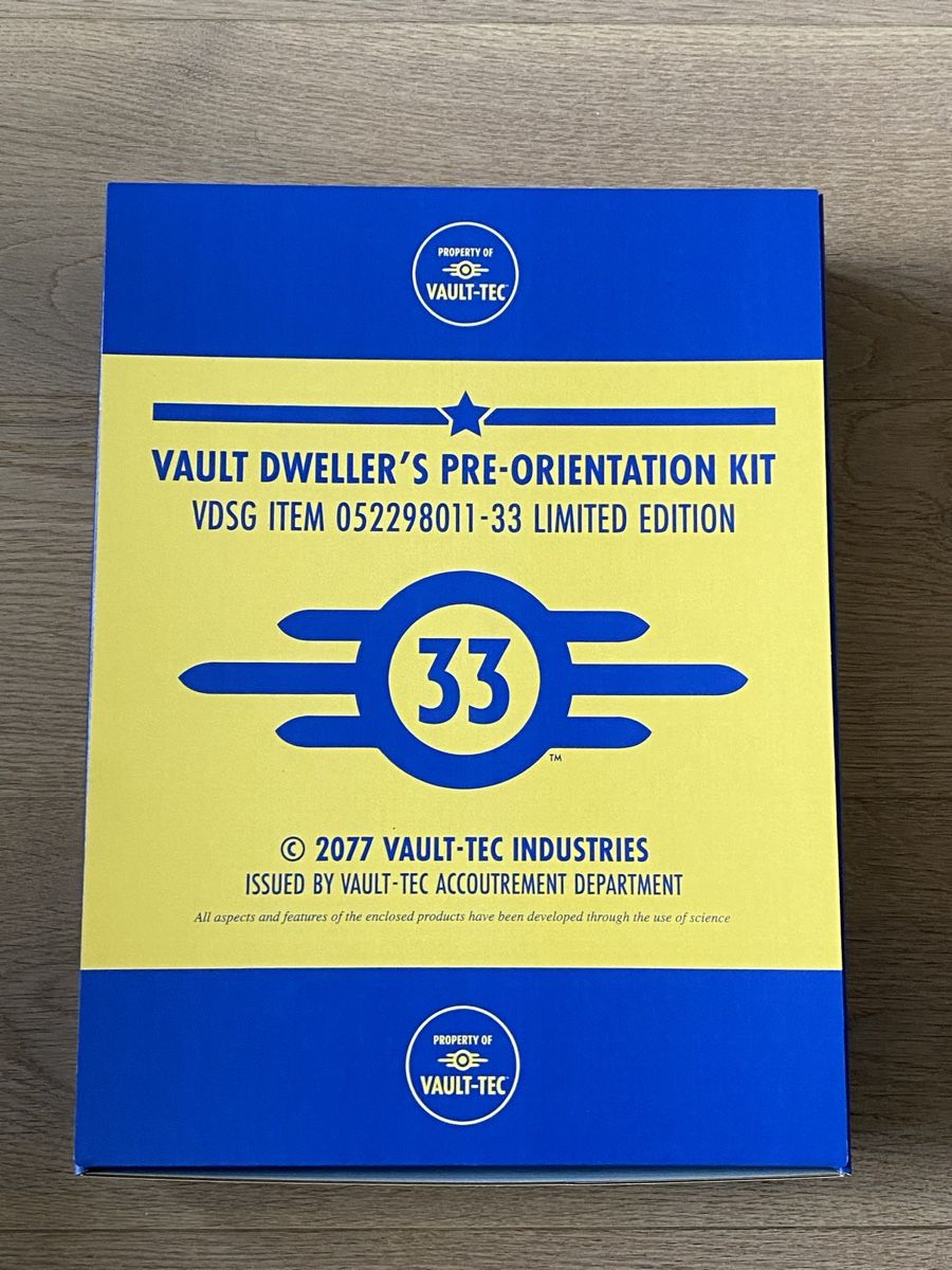 Maglioni & Felpe: Fallout Vault Dweller's Pre-Orientation Kit Limited Ed. (S) – Nuovo e nell'imballaggio originale da Zürich venduto da Yves_lk