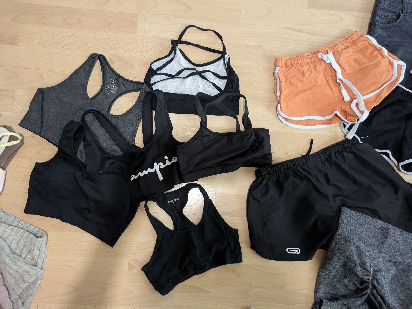 Kleiderpakete: Lot d'habits – Gebraucht aus Tramelan von cat_67zv 7