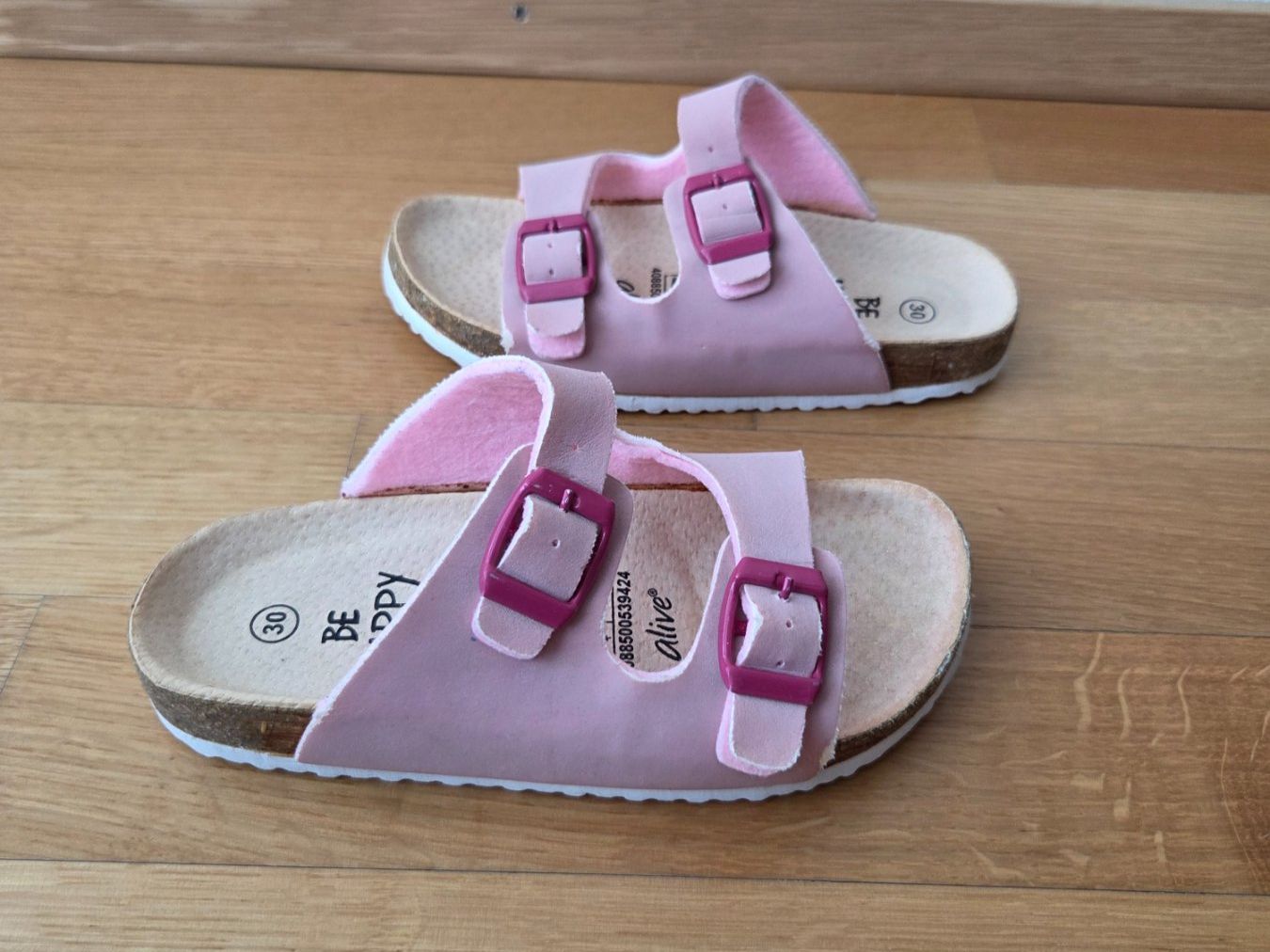Schuhe für Mädchen: Hausschuhe in Gr. 30, gewaschen – Gebraucht aus Glattpark(Opfikon) von dememora 1