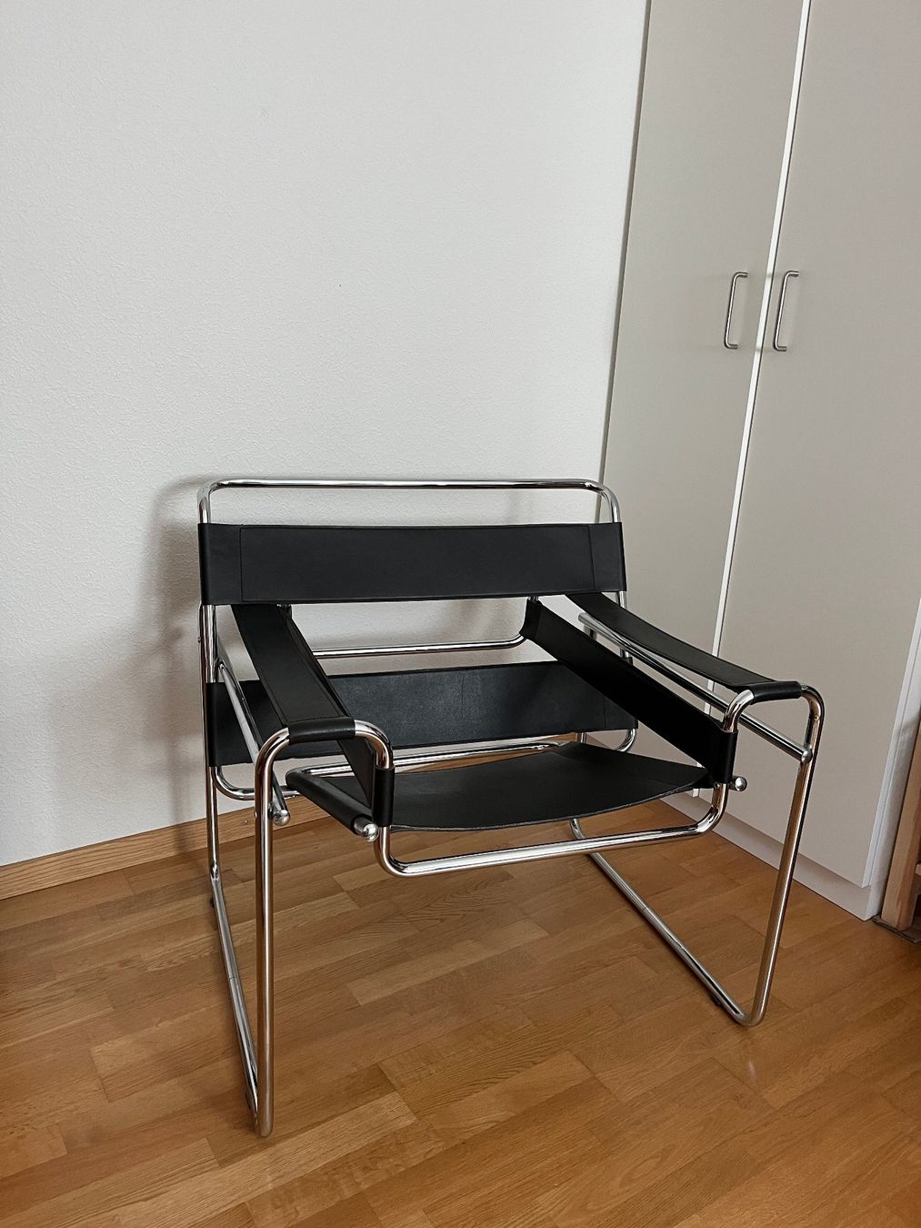 Breuer Sessel: Marcel Breuer Wassily Sessel Replika – Gebraucht aus Luzern von fidschen