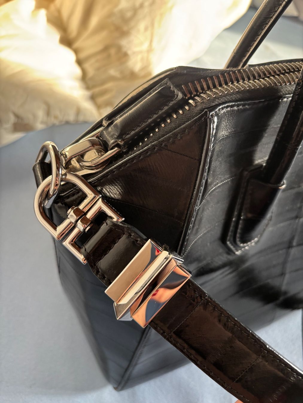 Givenchy Borse da donna: Givenchy Antigona Bag, Medium, Top Zustand! – Usato da Zumikon venduto da lar_h5tb 5
