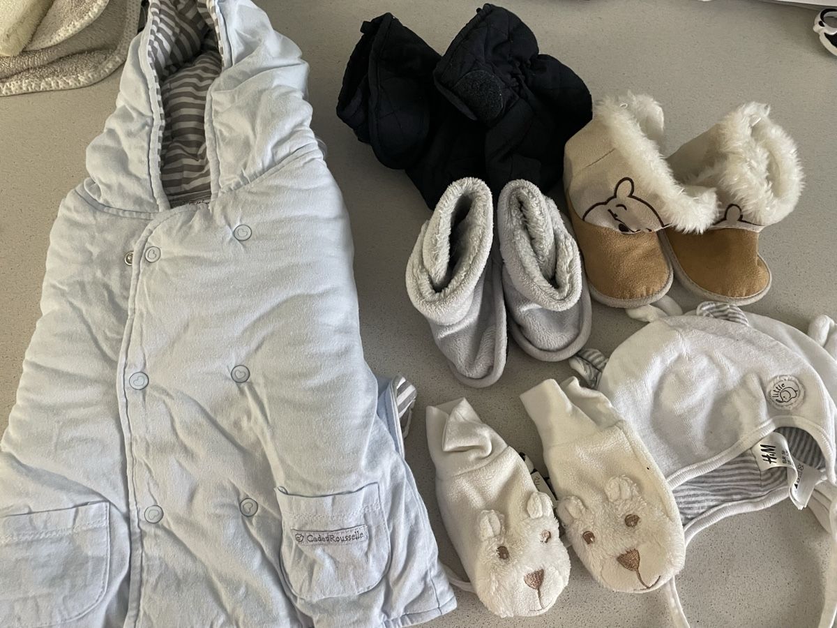 Lotti & Set di vestiti: Vestiti neonato taglia 68 – Usato da Gordola venduto da ven_hk7f