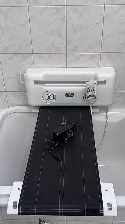 Piattaforme elevatrici & Crick: Badwannenlift – Usato da spiez venduto da bryan98