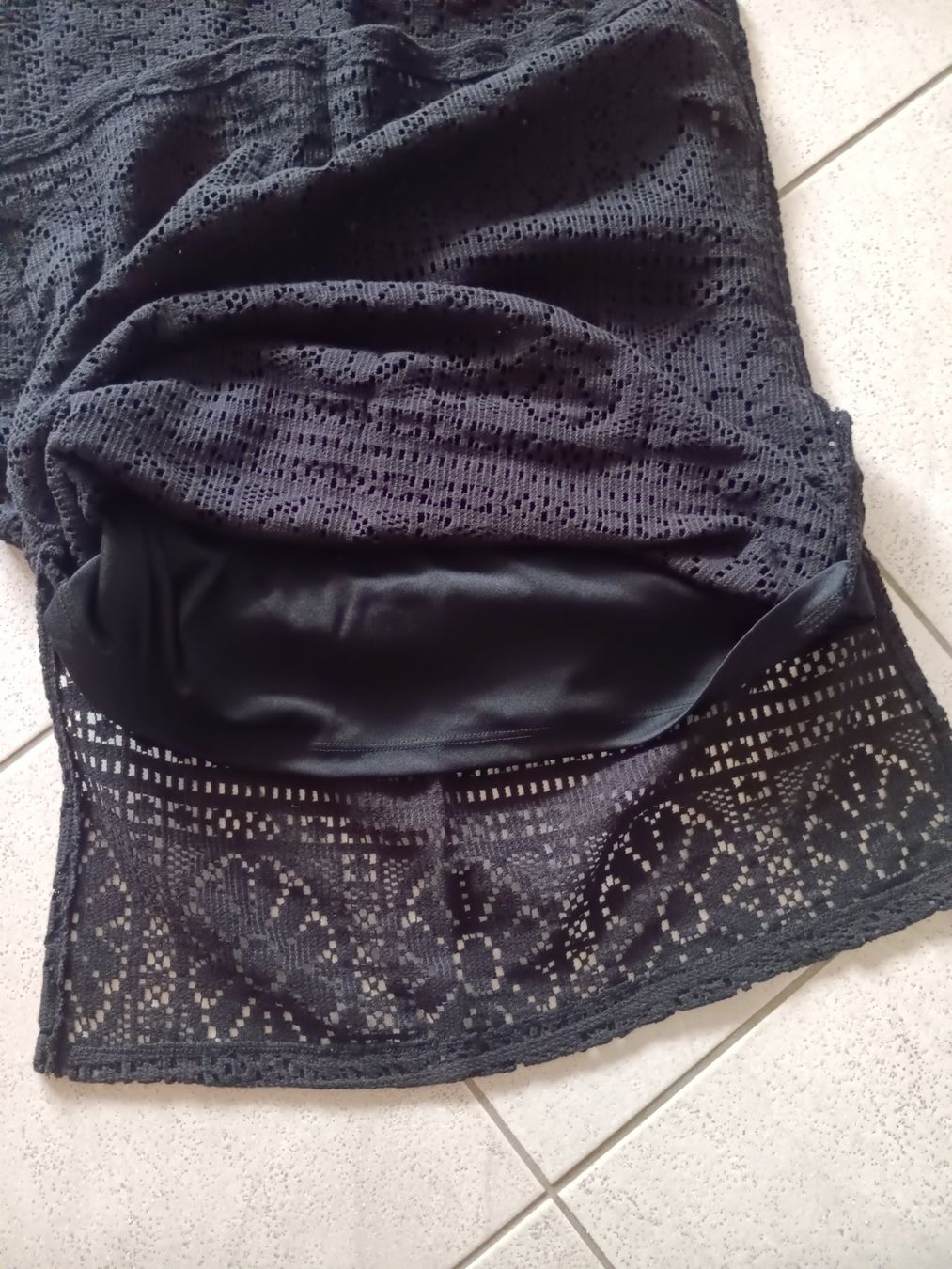 Vila Robes: Robe noire Vila – D'occasion à Neuchâtel par den_7x9p 3