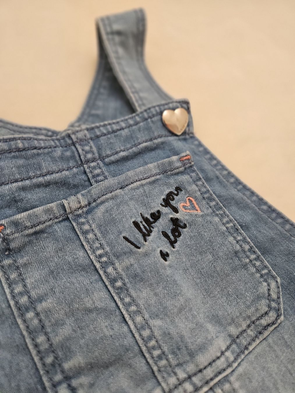 H&M Pantaloni: kurze Latzhose Gr. 92 – Usato da Worb venduto da jun_fj8w 2