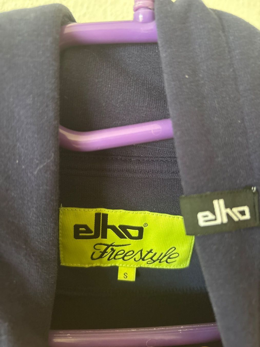 Pullover & Sweatshirts: Pullover von Elho – Gebraucht aus Zürich von JalapenoChili 2