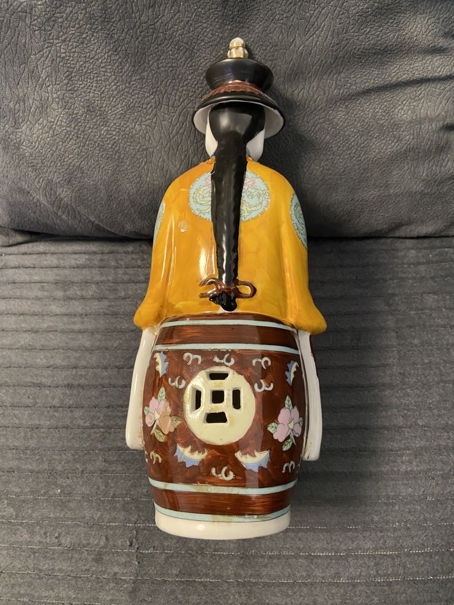 Statuette: Statue Mandarin chinois assis polychrome – Usato da Montreux venduto da Perledor 2