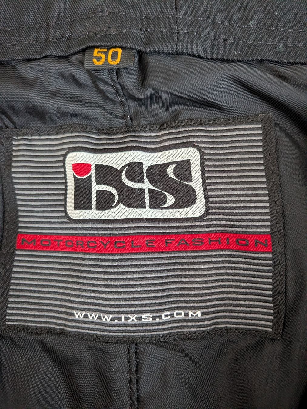 IXS Pantaloni: Motorrad Lederhose IXS  – Nuovo (secondo la descrizione) da Reutigen venduto da Aprilia-0046 3