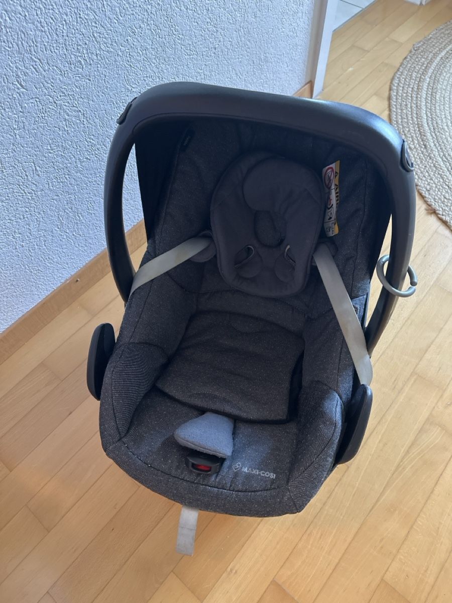 Maxi-Cosi Auto-Kindersitze: Maxi-Cosi Pebble Plus Babyschale mit Isofix Base 2 – Gebraucht aus Bern von Tami0110 1