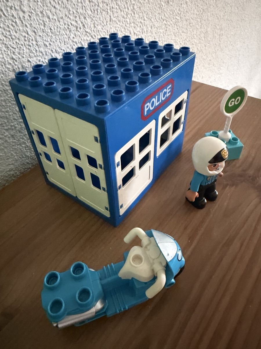 Lego Baukästen: Lego Duplo Polizei Station  – Gebraucht aus Wallisellen von Kyoscsaj 2