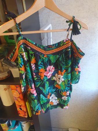 Sommerliches Top, schulterfrei ,kaum getragen
