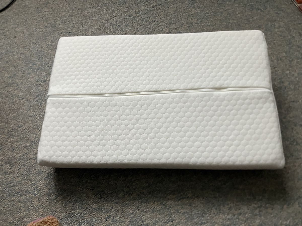 Cuscini: Ergonomisches Kopfkissen – Nuovo (secondo la descrizione) da Lyss venduto da Punktum01 1