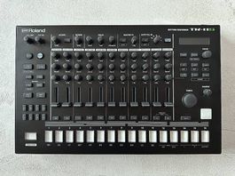 Roland TR-8S (RHYTHM PERFORMER)