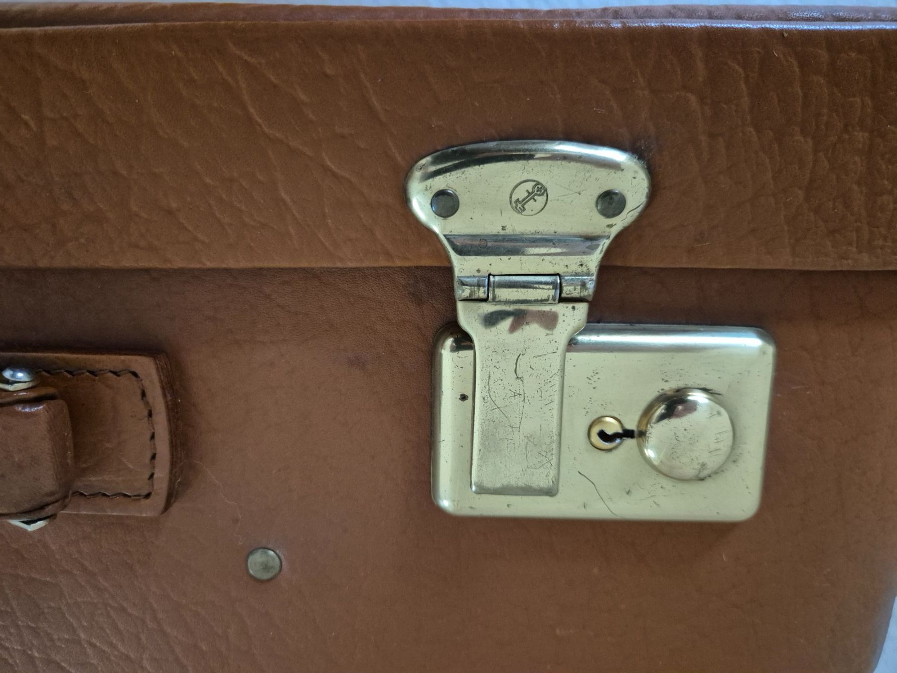 Valigie: Retro Koffer rehbraun – Usato da Winterthur venduto da Sarafina66 1