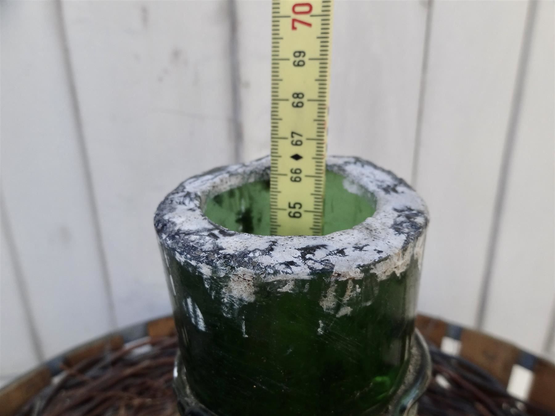 Bottiglie: alte sehr grosse Korbflasche Holzkorb – Nuovo e nell'imballaggio originale da Kerzers venduto da Flaschenposten 7