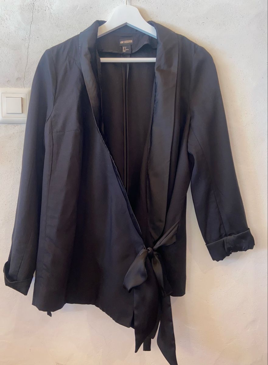 H&M Jacken: Blazer cache-cœur  – Gebraucht aus Romainmôtier von jea_n99k