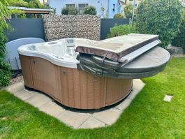D1 Amore Bay Whirlpool Jacuzzi mit Abdeckung zu verkaufen